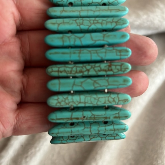 Turquoise Beaded Bracelet 7 inch stretch - Picture 3 of 4